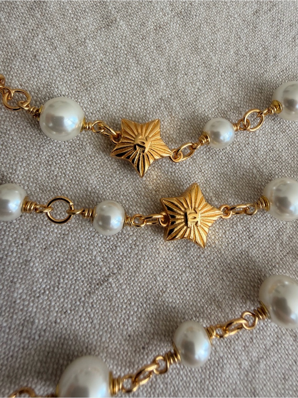 CHANEL Pearl Star CC Multi Strand Belt Gold & White - Picture 10 of 16